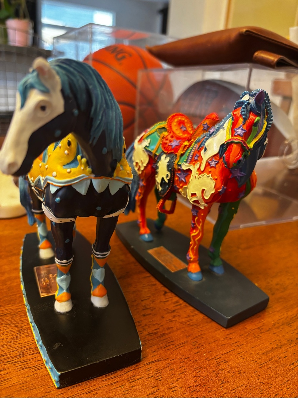 Horse of a different color Figurines - technicolor both numbered